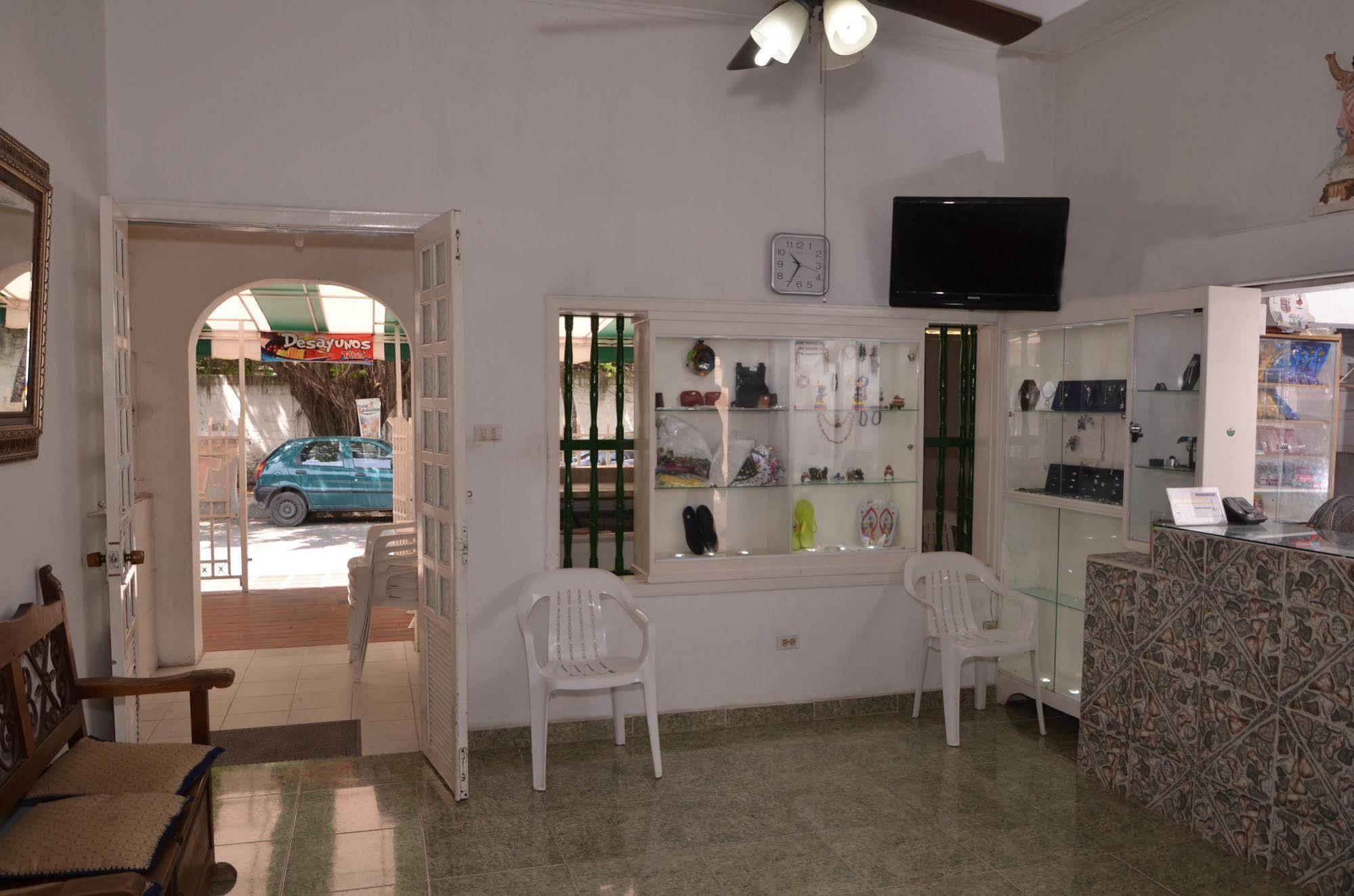 Hotel Vargas Airport Cartagena Exterior photo