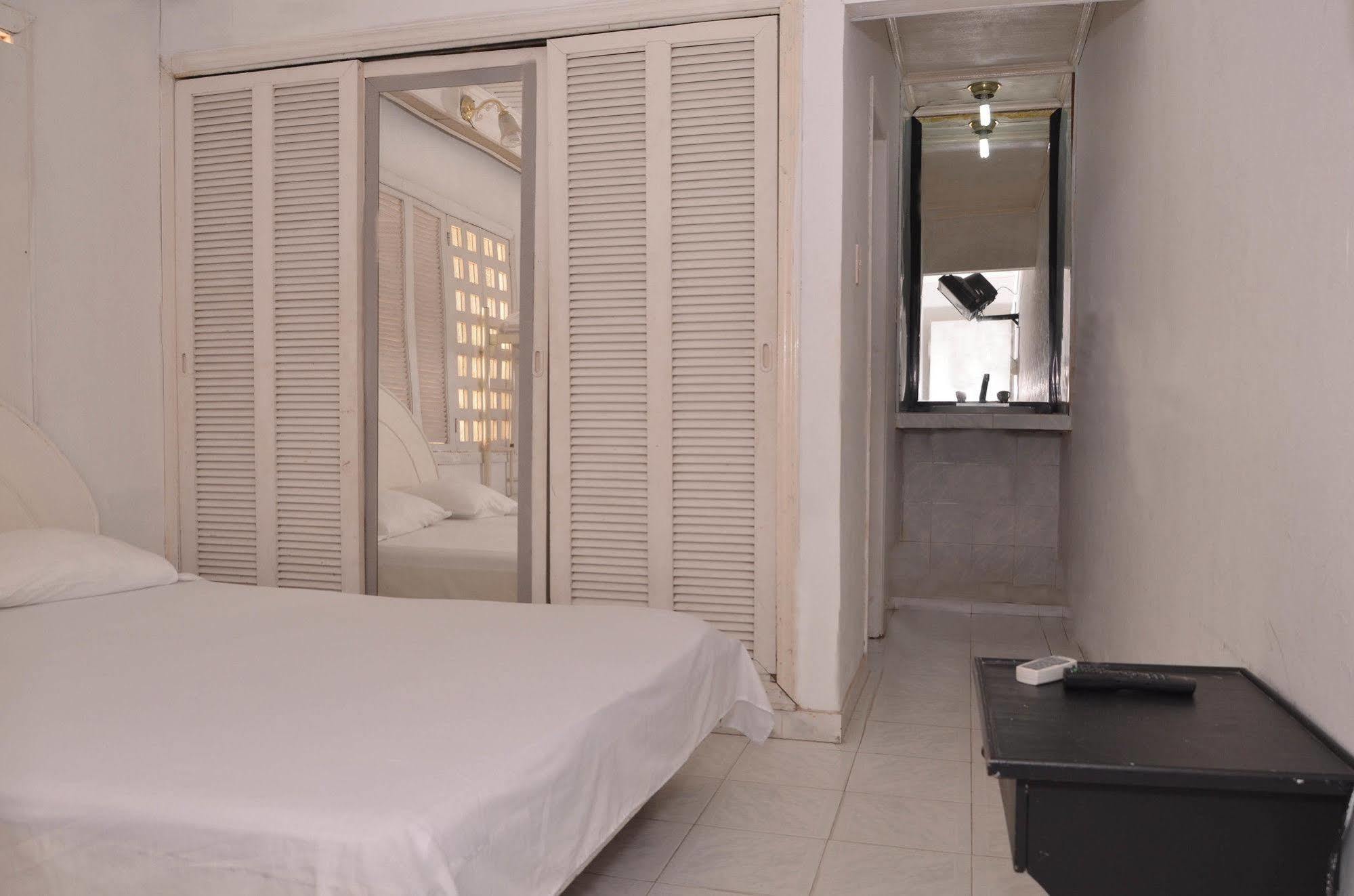 Hotel Vargas Airport Cartagena Exterior photo